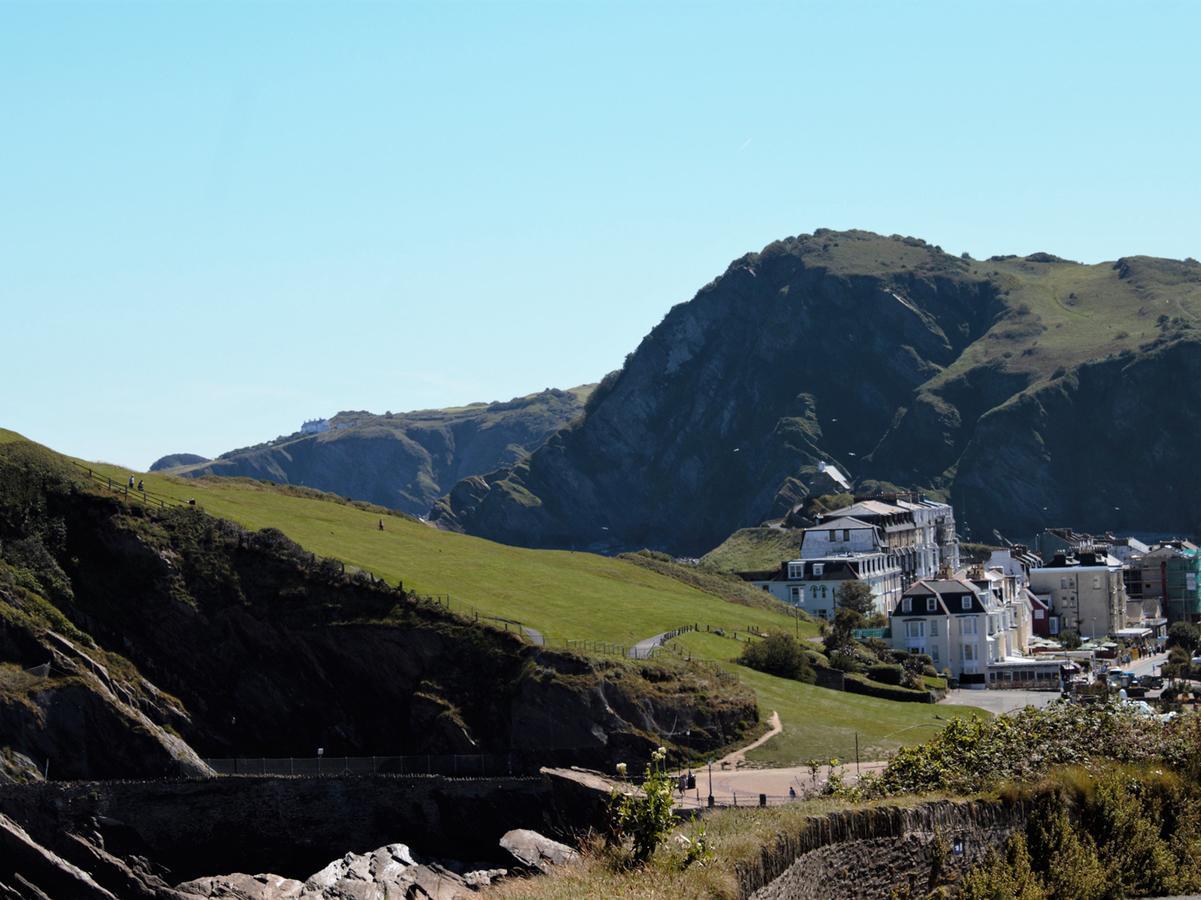 Ocean Breeze Ilfracombe Exterior foto